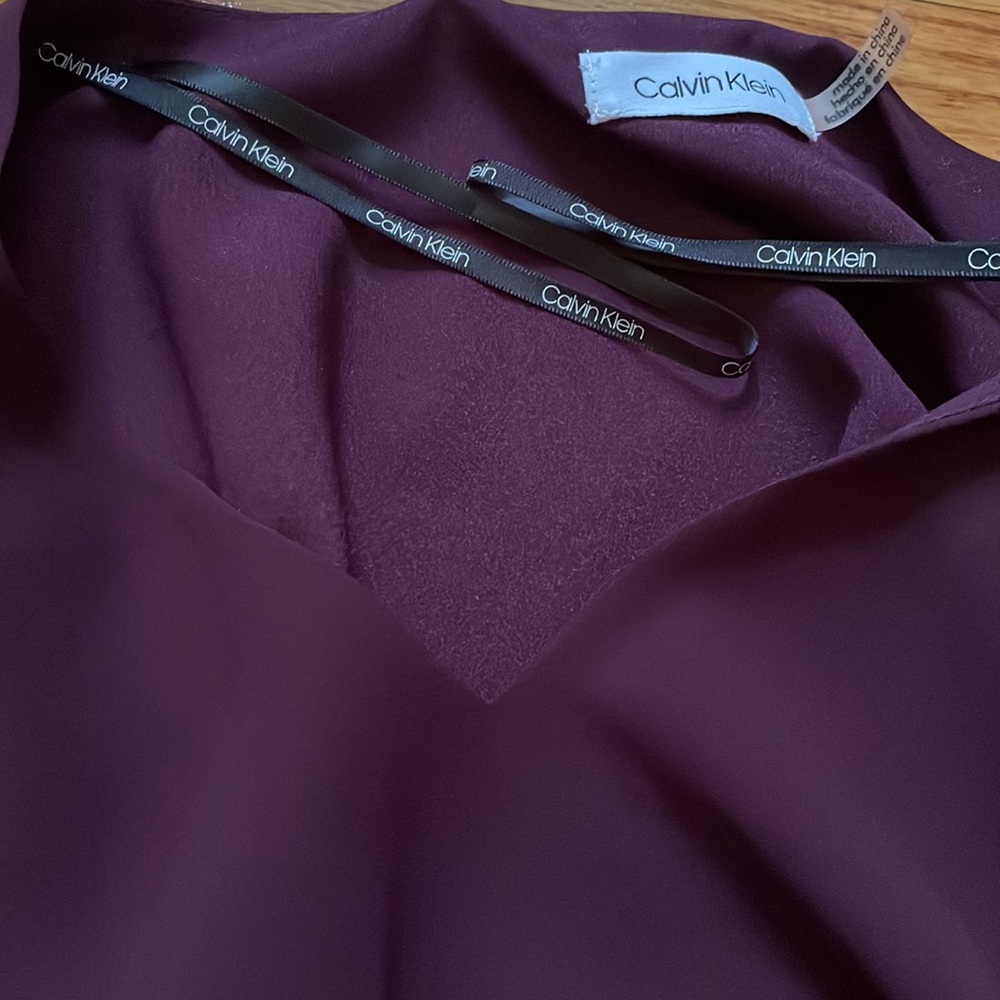 Calvin Klein v neck gauzy blouse size small (missing size tag) - Picture 8 of 9